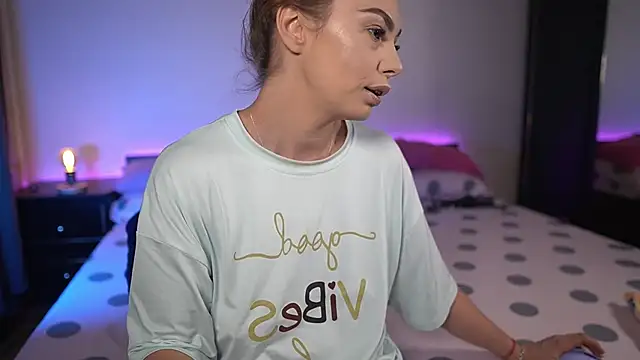 TiffanyPierce online show from 09-28-25, 08:16