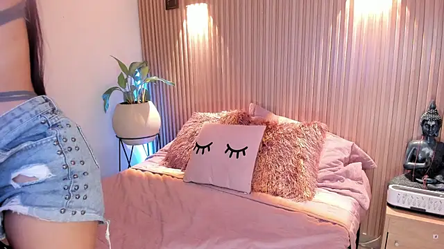 AMELIE xx online show from 11-18-25, 12:19