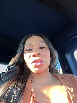 Snapshot of Belle___ chatting on 03-22-25, 10:26 Belle    online show from 03-22-25, 10:26