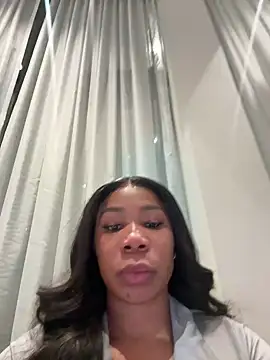 Snapshot of Belle___ chatting on 02-22-25, 11:46 Belle    online show from 02-22-25, 11:46