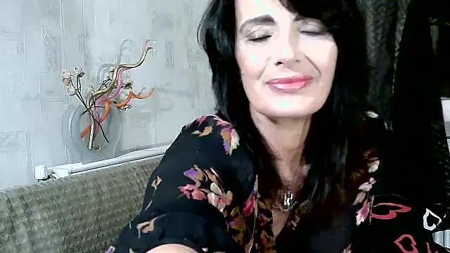 Snapshot of DreamMarianna chatting on 10-22-25, 09:03 DreamMarianna online show from 10-22-25, 09:03