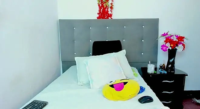 Snapshot of SexxyPamela chatting on 09-10-25, 07:57 SexxyPamela online show from 09-10-25, 07:57