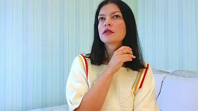  Lily  online show from 11-20-25, 07:31