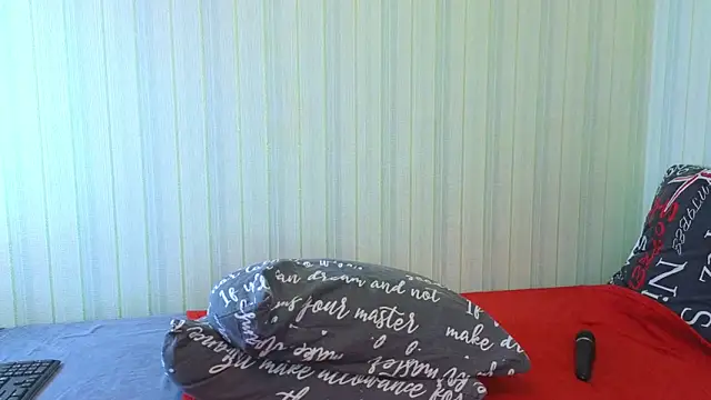Snapshot of _Lily_ chatting on 12-05-24, 12:17  Lily  online show from 12-05-24, 12:17