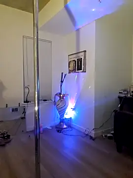 Snapshot of NikiFm chatting on 02-07-26, 08:55 NikiFm online show from 02-07-26, 08:55