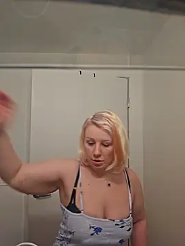 Snapshot of NikiFm chatting on 02-19-26, 05:37 NikiFm online show from 02-19-26, 05:37