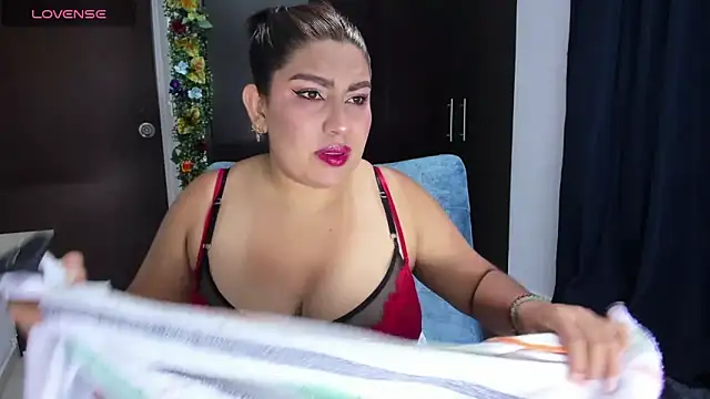 ElikoLanny  online show from 05-01-26, 04:39