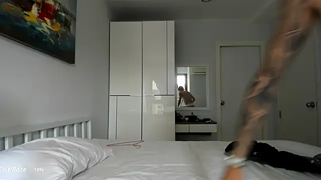 MiracleCam online show from 11-07-25, 03:44