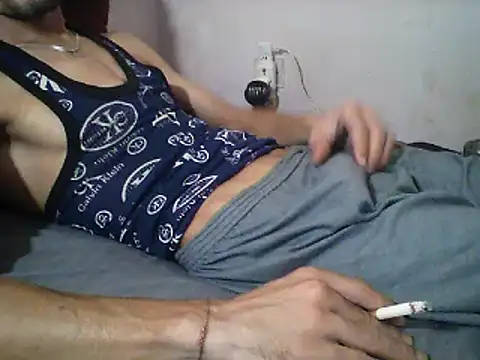 Snapshot of sami883 chatting on 10-10-25, 01:56 sami883 online show from 10-10-25, 01:56