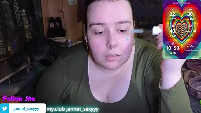 Snapshot of JannetPie chatting on 06-15-26, 11:48 JannetPie online show from 06-15-26, 11:48
