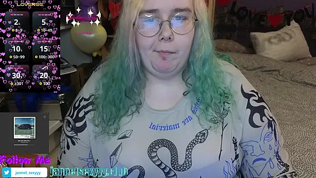 Snapshot of JannetPie chatting on 02-17-25, 11:54 JannetPie online show from 02-17-25, 11:54