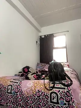 AlondraDiossa03 online show from 09-17-25, 04:53