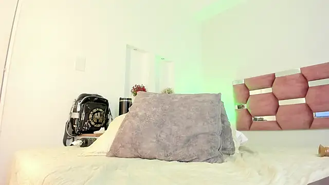 AlondraDiossa03 online show from 03-18-25, 01:57