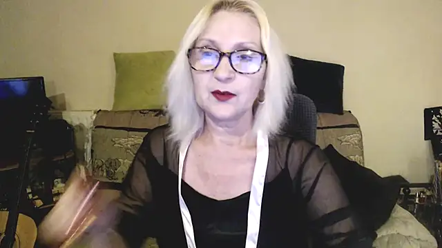 Snapshot of Ala-N-Dala chatting on 02-17-25, 11:43 Ala-N-Dala online show from 02-17-25, 11:43