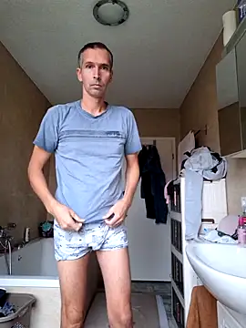 Snapshot of Geiler-boy313 chatting on 10-25-25, 08:35 Geiler-boy313 online show from 10-25-25, 08:35