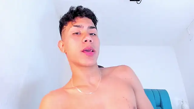 Snapshot of AlanNaughty chatting on 02-26-25, 08:25 AlanNaughty online show from 02-26-25, 08:25