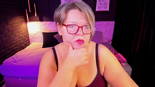 Shannonshine online show from 12-19-25, 05:43