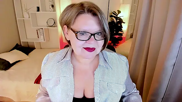 Shannonshine online show from 05-27-26, 01:18