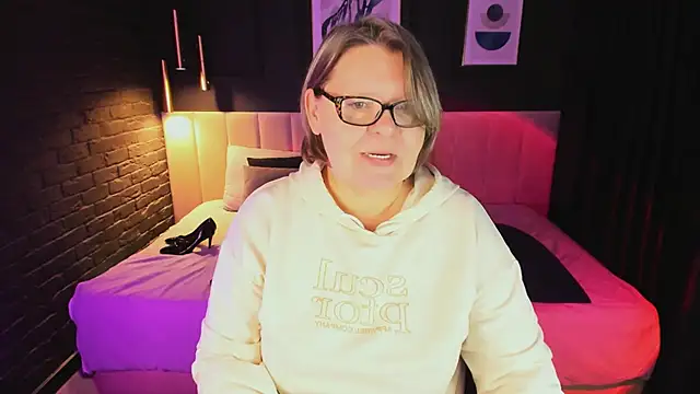 Shannonshine online show from 03-18-26, 01:13