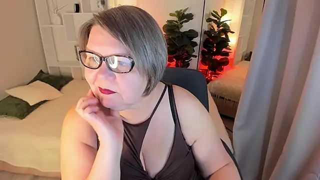 Shannonshine online show from 05-25-26, 01:32