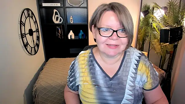 Shannonshine online show from 05-13-26, 05:25