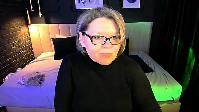 Shannonshine online show from 02-11-26, 01:11