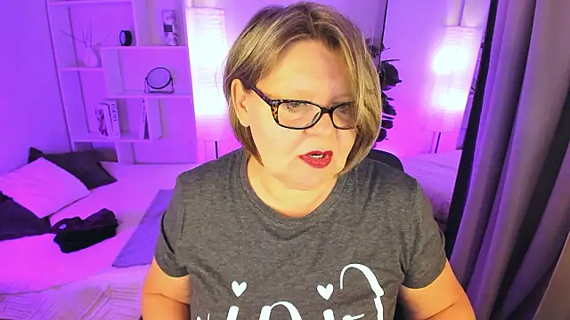 Shannonshine online show from 03-26-26, 01:09