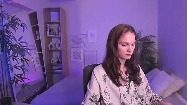 MirandaGlow online show from 05-09-26, 05:44