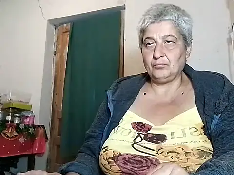 Snapshot of ExquisiteMature chatting on 09-28-25, 12:56 ExquisiteMature online show from 09-28-25, 12:56