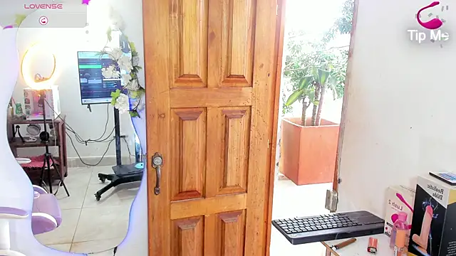 sofia gold  online show from 04-11-26, 04:10