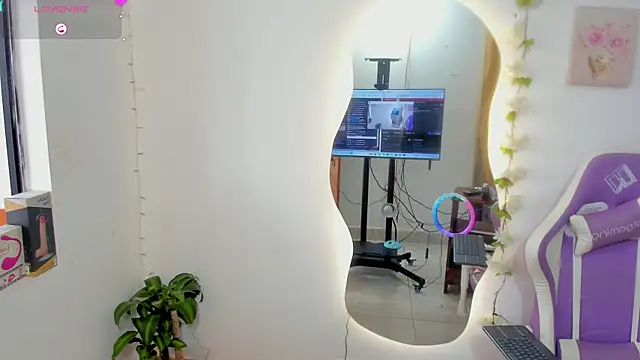 sofia gold  online show from 09-26-25, 03:41