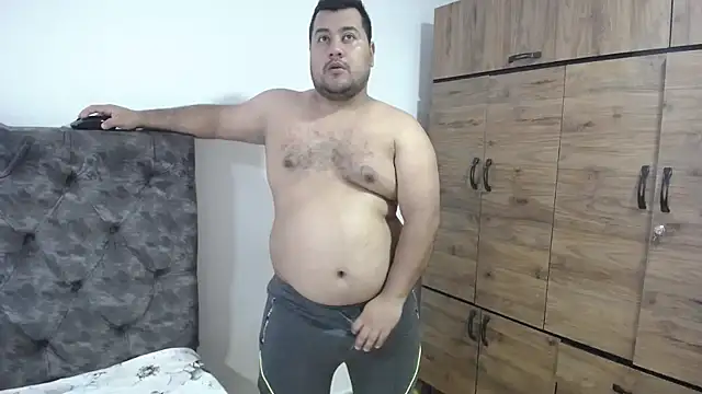 Snapshot of santi_hothot chatting on 10-20-25, 07:14 santi hothot online show from 10-20-25, 07:14
