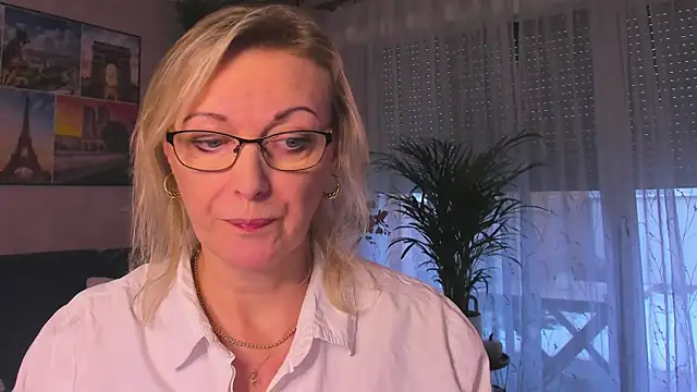 vanessa chat online show from 11-30-25, 02:18