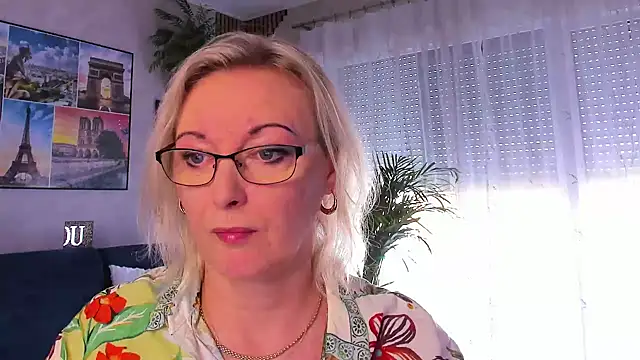Snapshot of vanessa_chat chatting on 05-19-26, 01:29 vanessa chat online show from 05-19-26, 01:29