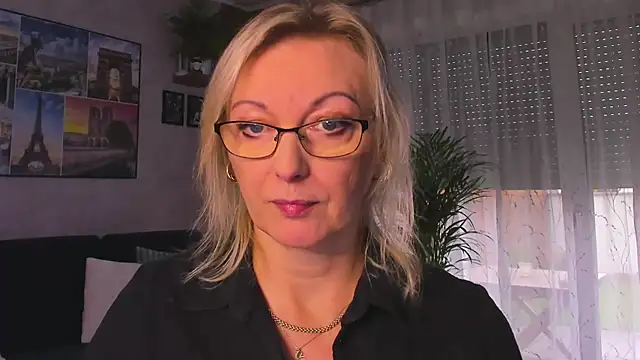 vanessa chat online show from 11-10-25, 02:22