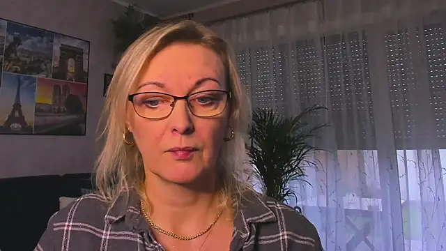 vanessa chat online show from 11-20-25, 02:18