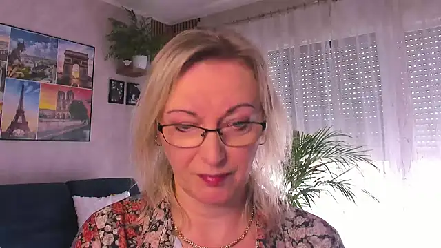 vanessa chat online show from 04-12-26, 01:25