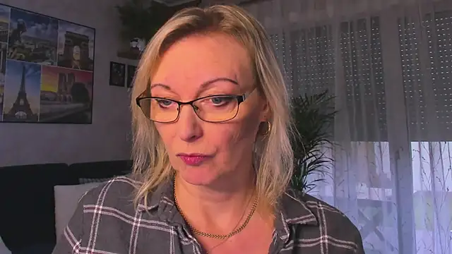 vanessa chat online show from 11-23-25, 02:16