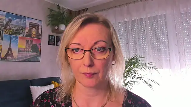 vanessa chat online show from 04-13-26, 01:15