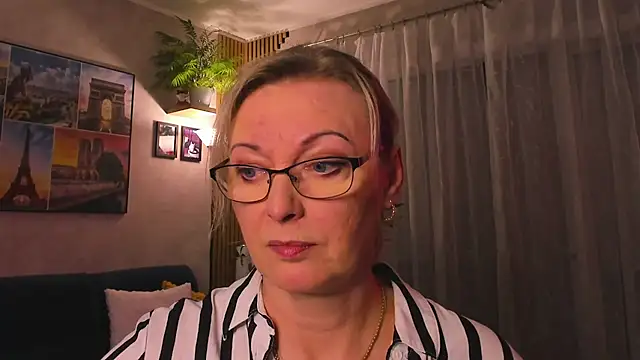 vanessa chat online show from 04-15-26, 07:58