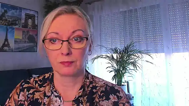 Snapshot of vanessa_chat chatting on 04-21-26, 04:13 vanessa chat online show from 04-21-26, 04:13