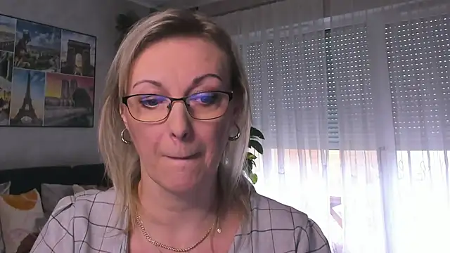 vanessa chat online show from 02-26-25, 02:27
