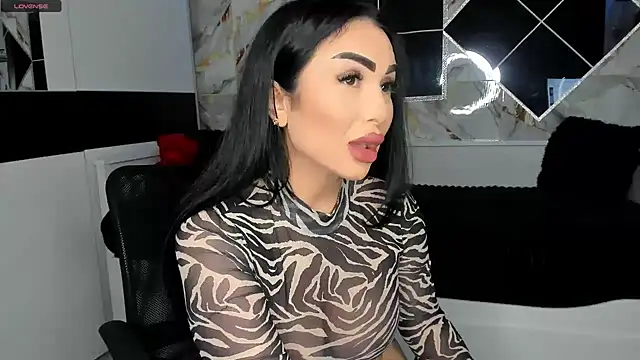 Snapshot of mistress_meryem chatting on 02-25-25, 11:37 mistress meryem online show from 02-25-25, 11:37