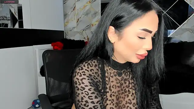 Snapshot of mistress_meryem chatting on 03-17-25, 11:35 mistress meryem online show from 03-17-25, 11:35