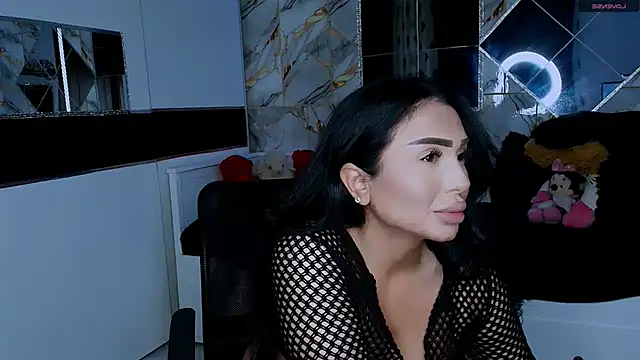 Snapshot of mistress_meryem chatting on 10-24-25, 11:04 mistress meryem online show from 10-24-25, 11:04