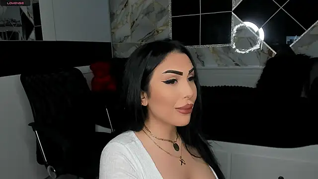 Snapshot of mistress_meryem chatting on 02-28-25, 01:37 mistress meryem online show from 02-28-25, 01:37