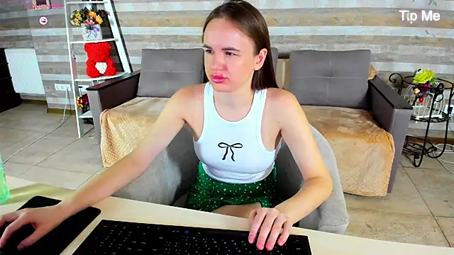 SusanSmit online show from 10-04-25, 06:53