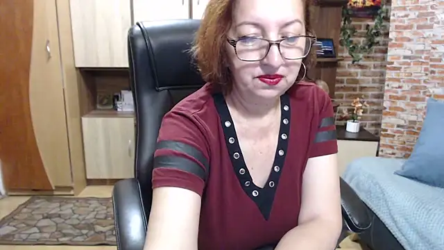 EvelyneFlirtyMilf online show from 04-02-26, 05:03