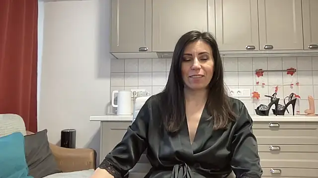 HotyWinter online show from 11-17-25, 05:55