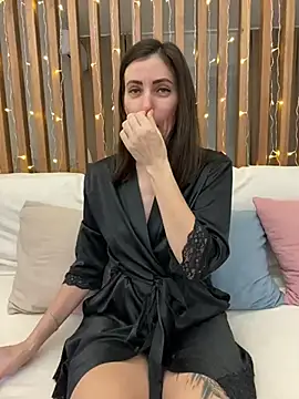 Snapshot of HotyWinter chatting on 02-23-25, 08:11 HotyWinter online show from 02-23-25, 08:11